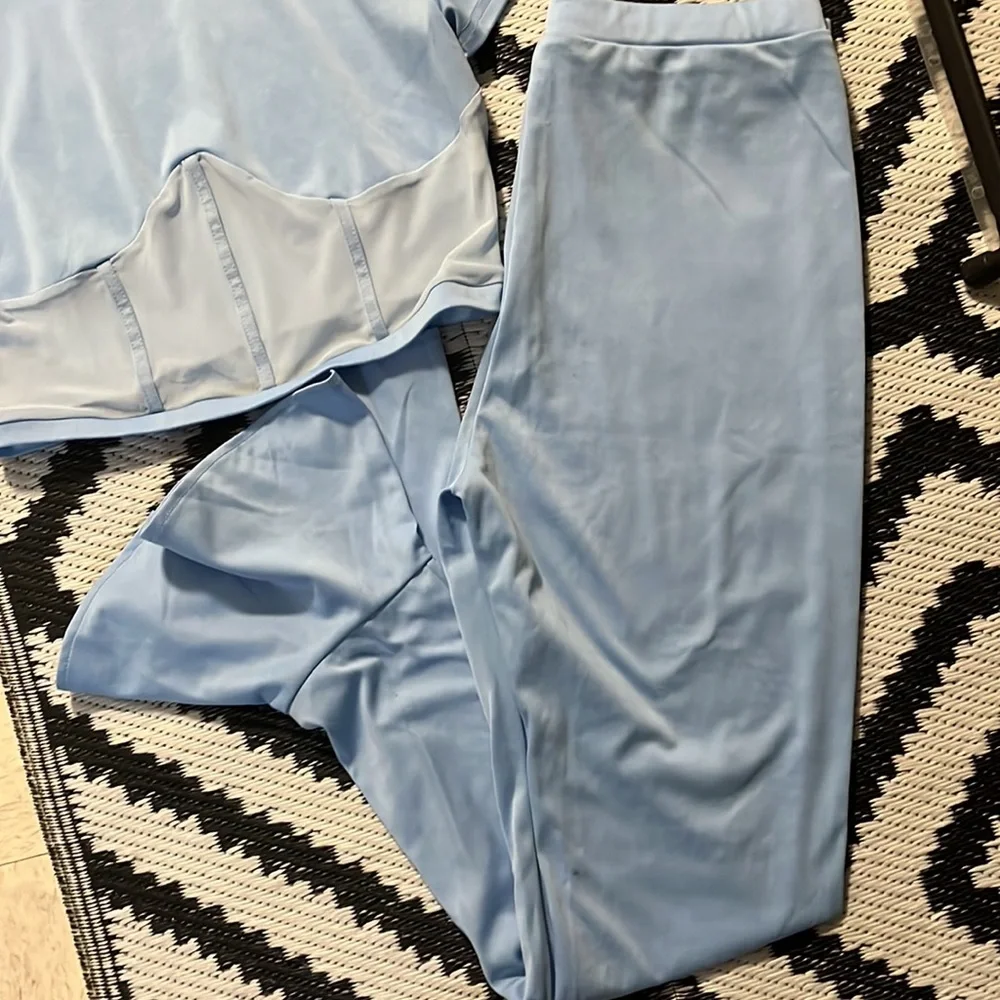 Matching set - Picture 3 of 3